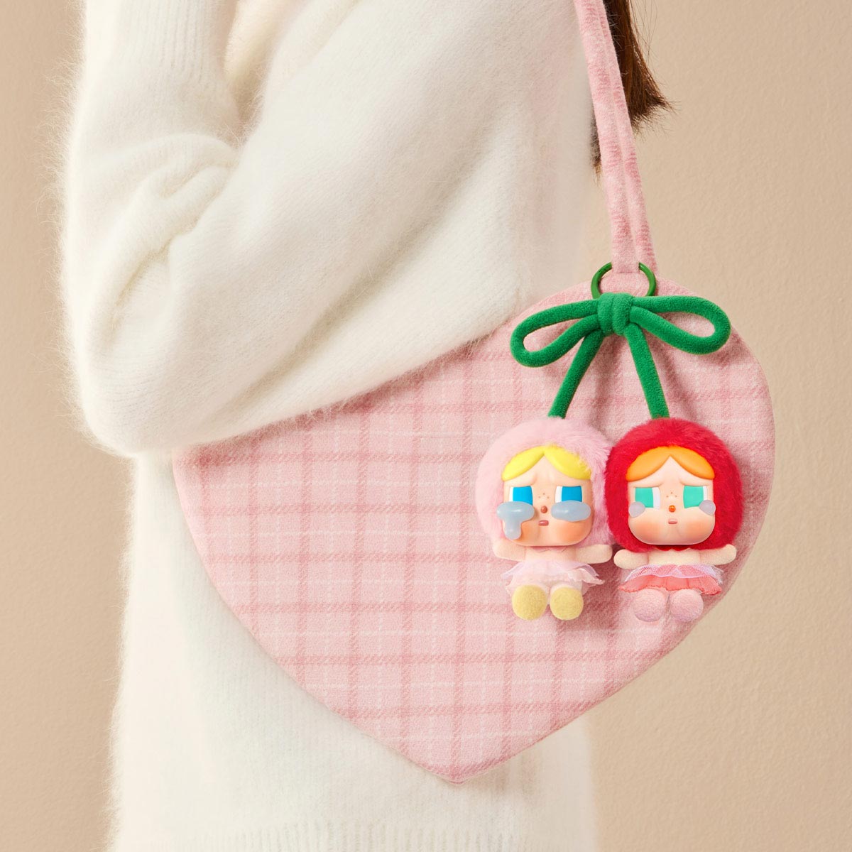 Pop Mart Peluche CRYBABY  –  Édition "Love You Cherry Much"